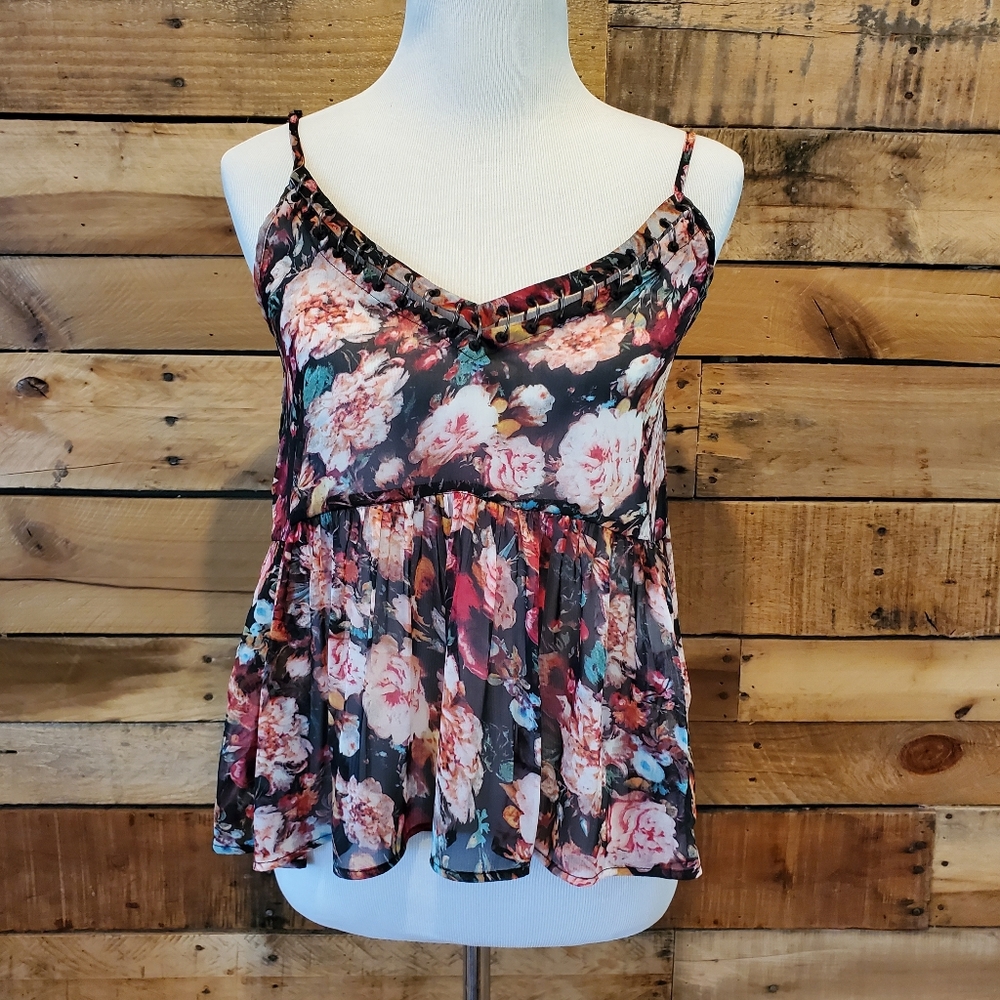 Millau floral baby doll tank w/ metal ring detail size S